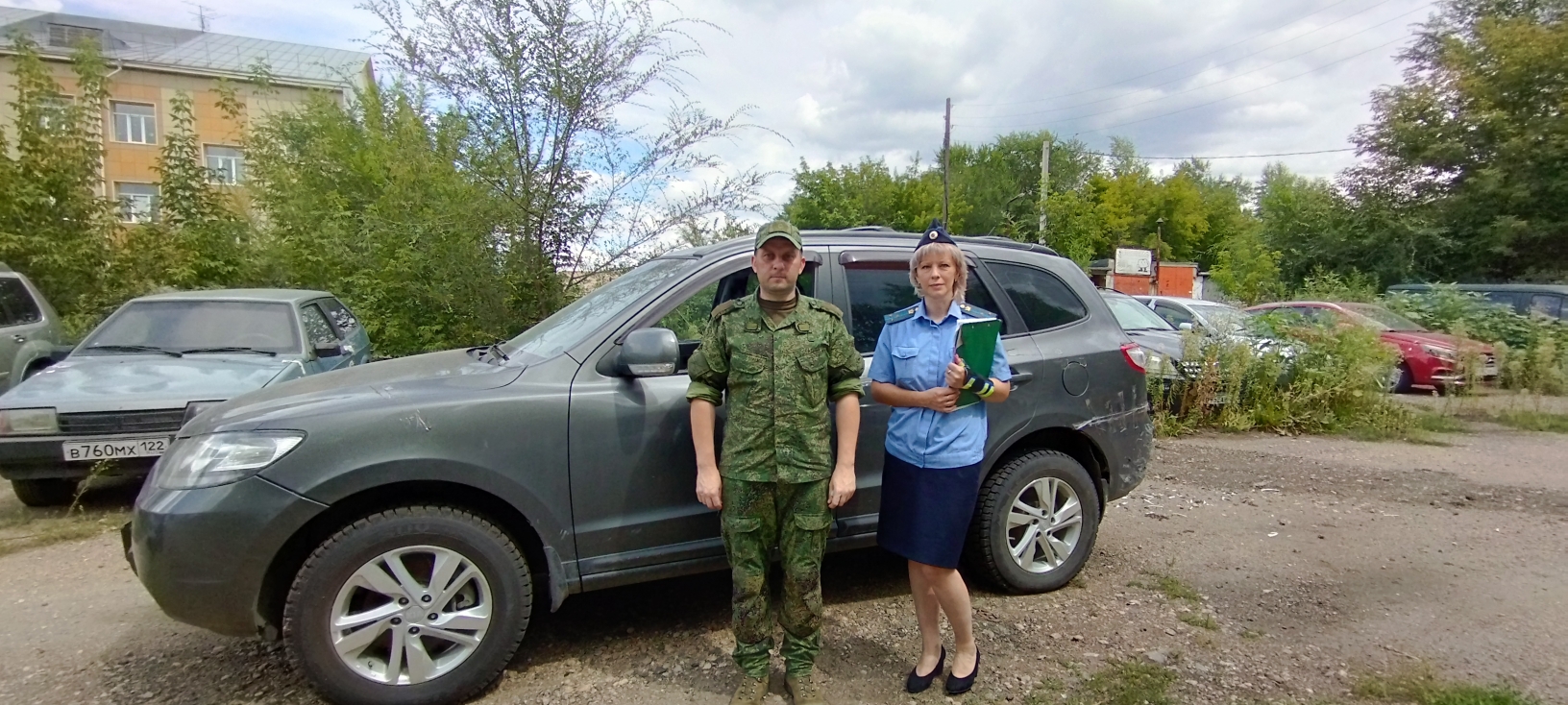 Судебные приставы конфисковали автомобиль у пьяного водителя и передали его Министерству обороны РФ.