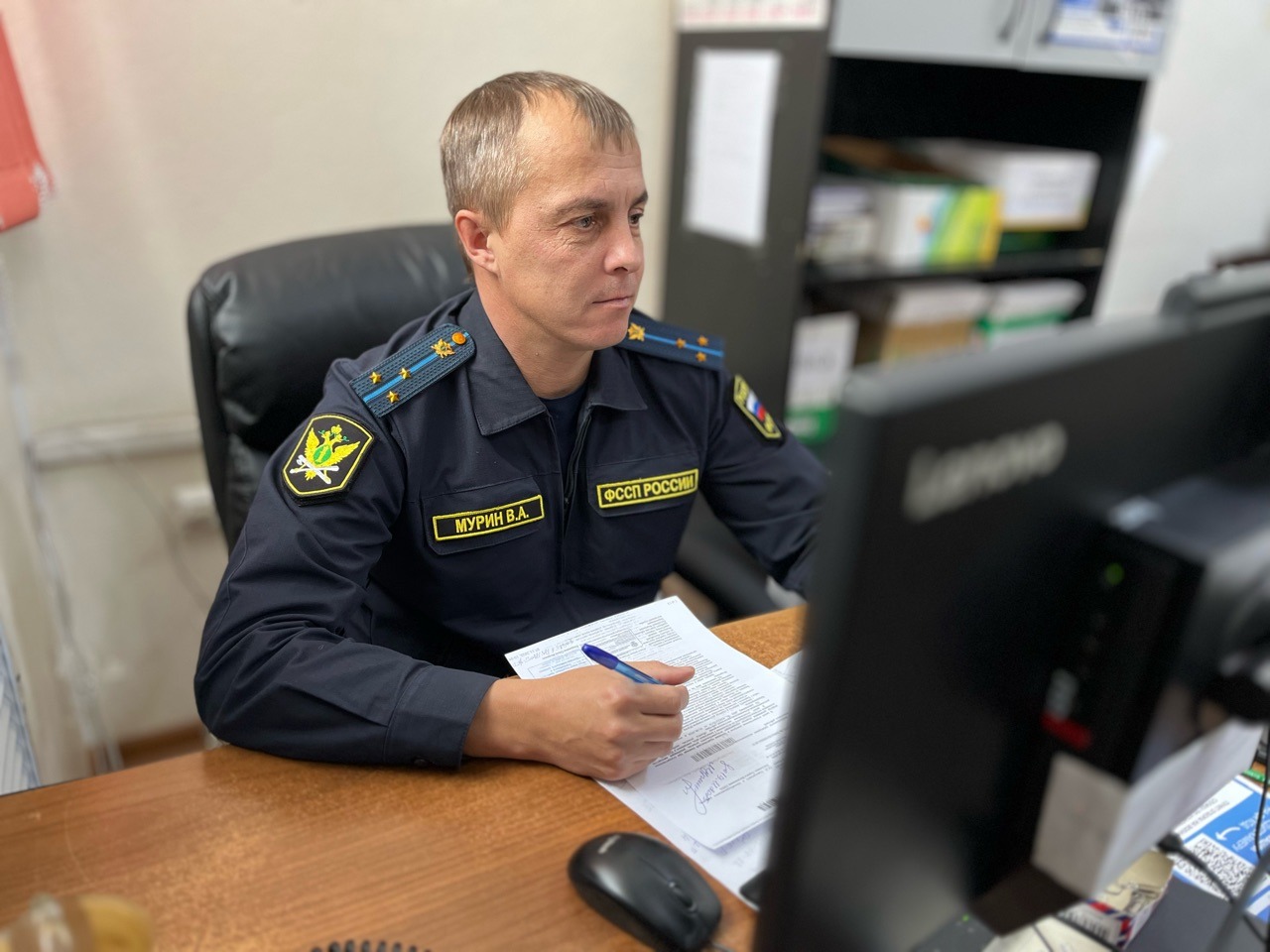 Должник ушел в тень, но самострой не устоял: Судебные приставы добились сноса незаконного объекта.