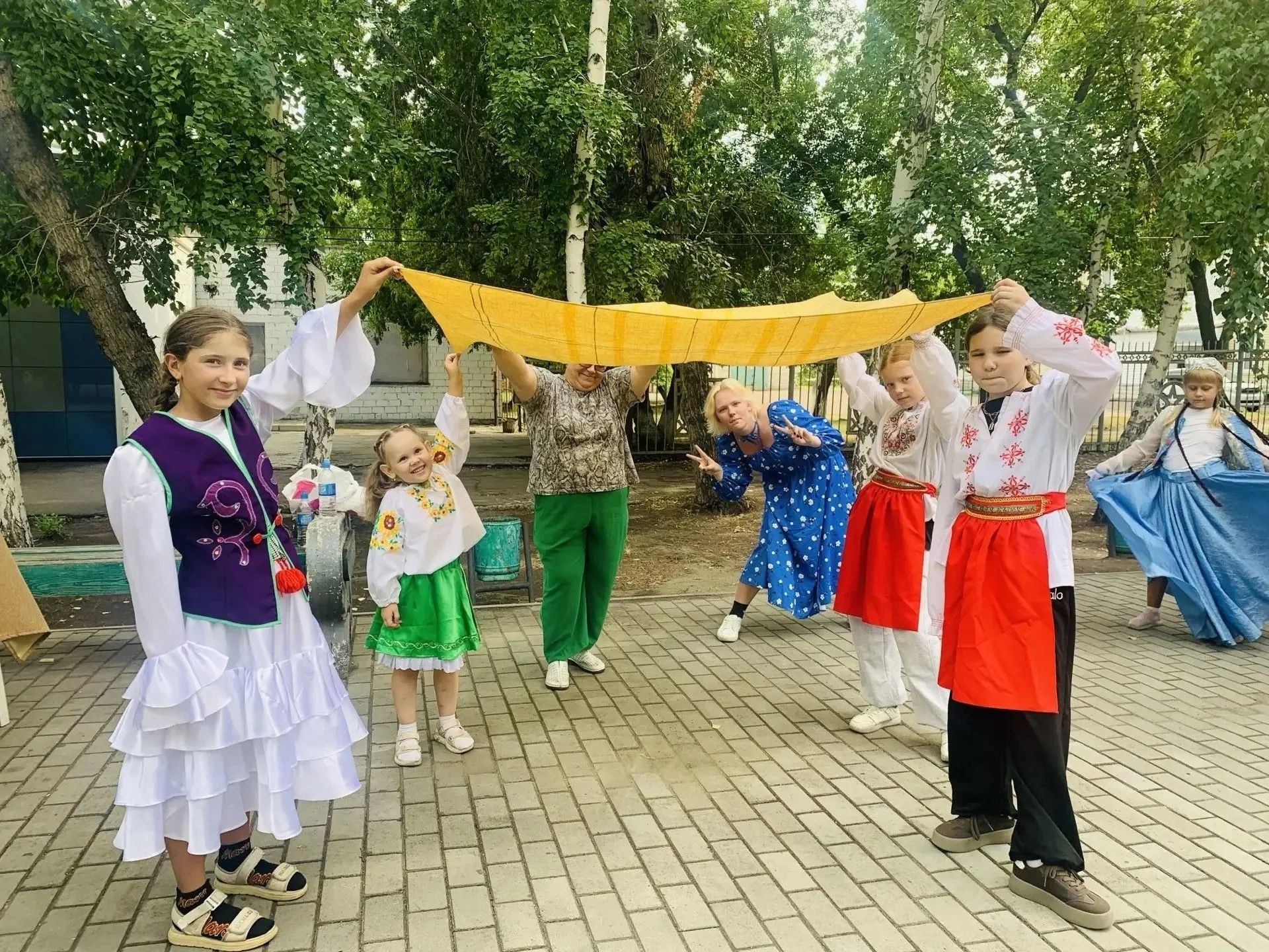 День народных игр.
