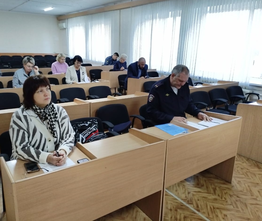 В администрации Славгорода прошло совещание по обеспечению правопорядка .
