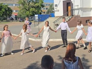 В Славгородской Епархии провели ромашковый бал (ВИДЕО).