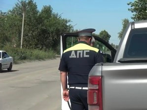 Сотрудники славгородской Госавтоинспекции проводят профилактическую акцию «Щелчок ремня — звук безопасности» (ВИДЕО).