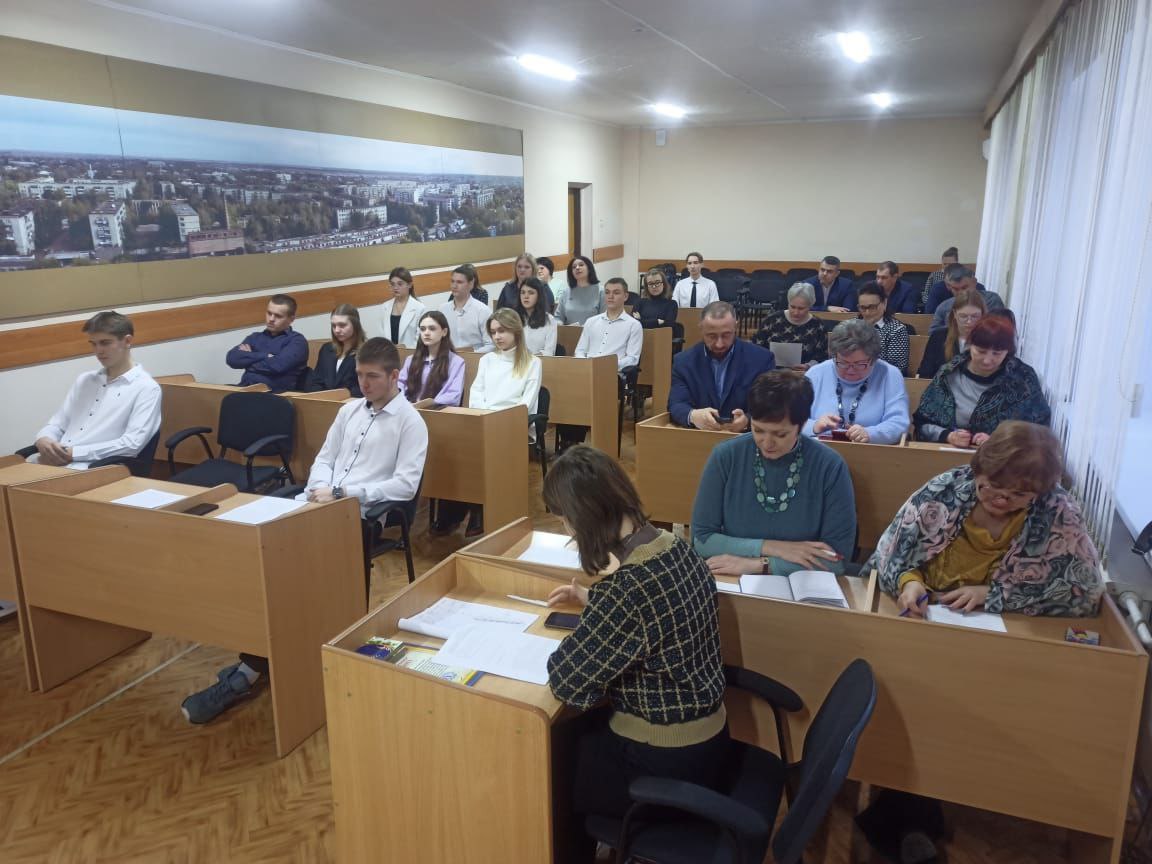 Депутаты Молодежной думы муниципального образования муниципальный округ город Славгород 19 декабря провели очередную, четвертую сессию.