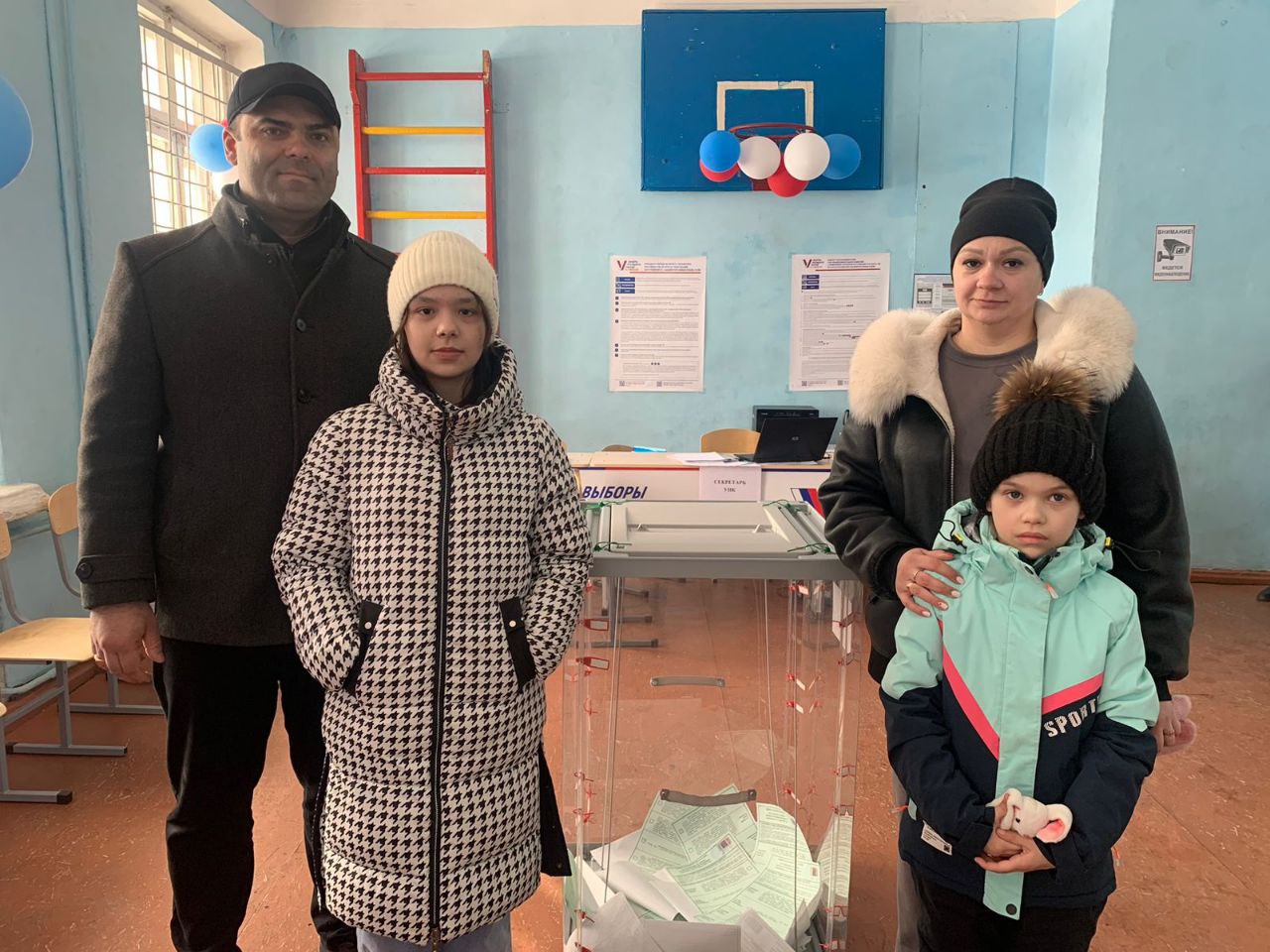 Во второй день выборов президента РФ, 16 марта в Славгороде вновь отмечается активное участие избирателей.