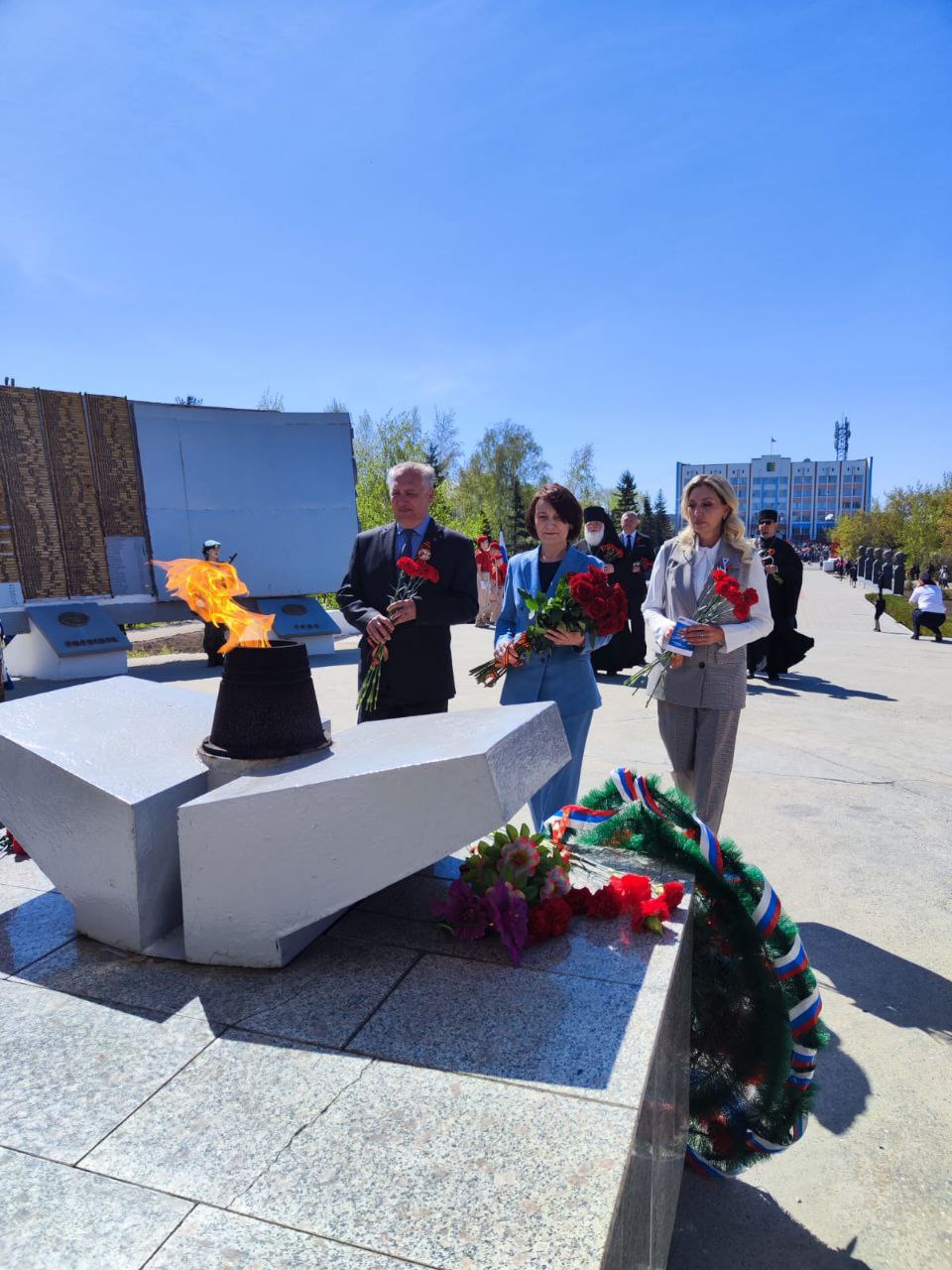 На главной площади города Славгорода состоялся торжественный митинг, на который почтить память павших за Отечество собралось большое количество славгородцев..