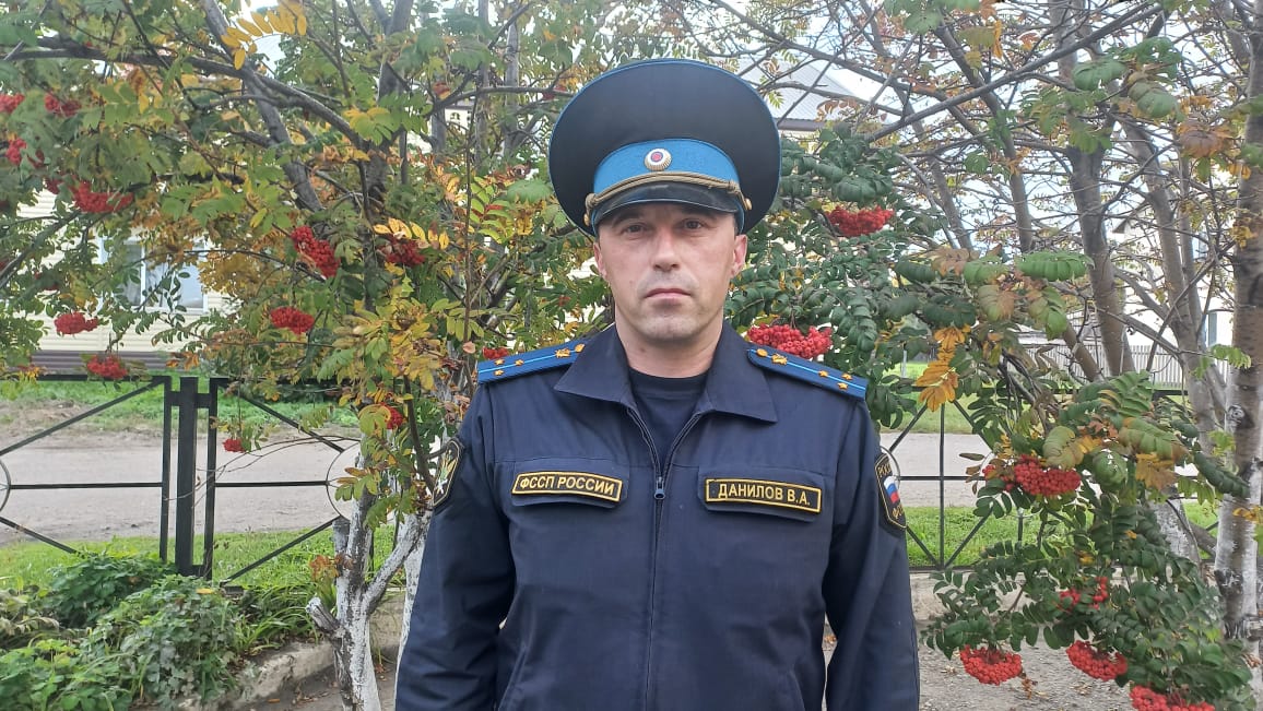 Судебные приставы помогли семье добиться подключения электричества на земельном участке.