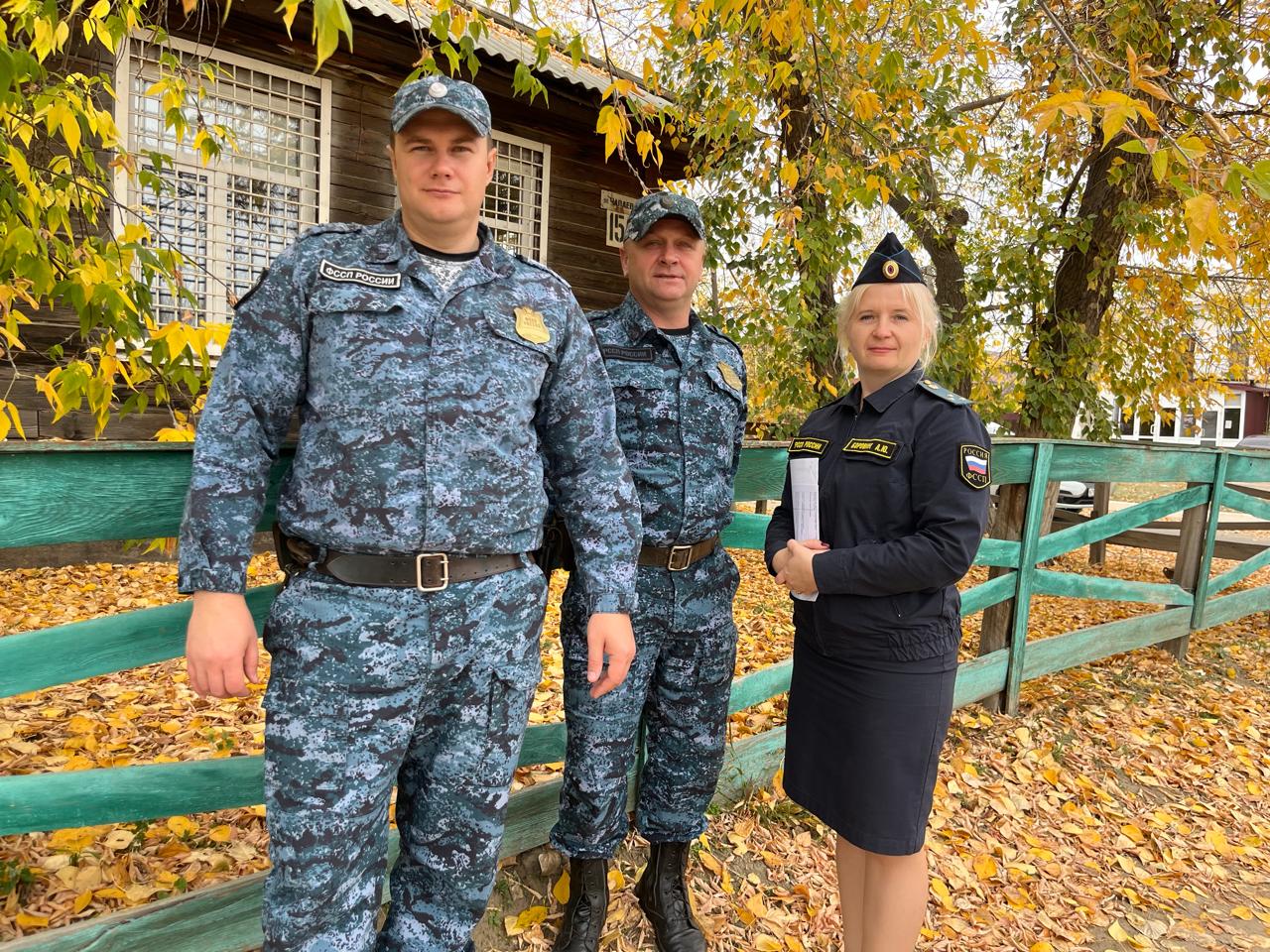В Угловском районе судебные приставы по решению суда передали ребенка отцу .