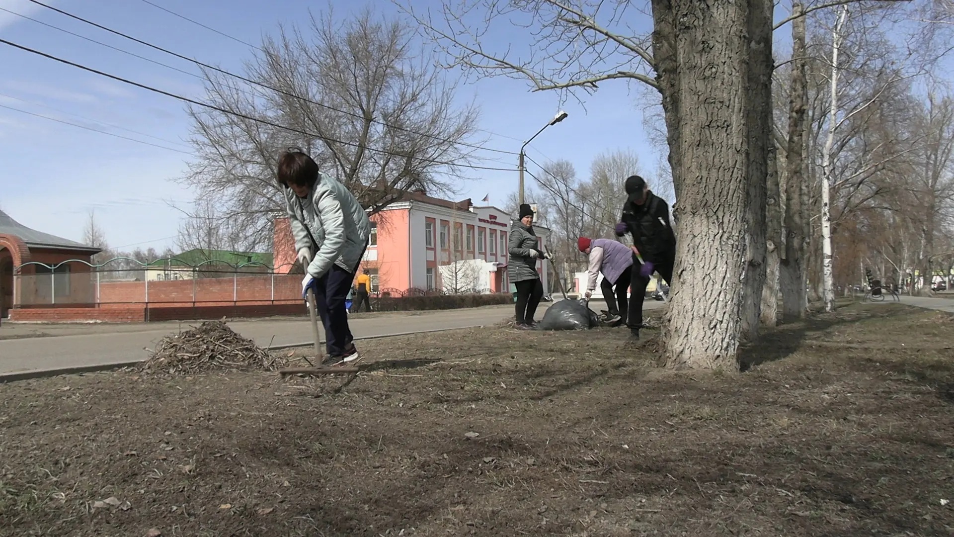 Сегодня, 9 апреля, в Славгороде проходит субботник.