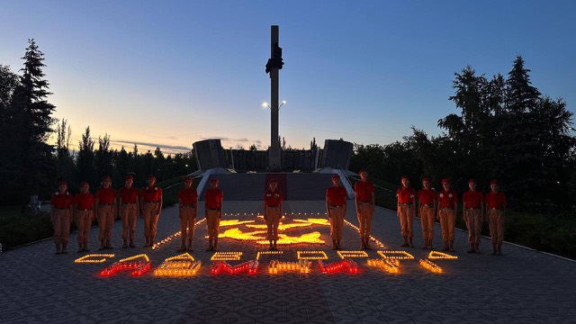 В Славгороде зажгли свечи в память о погибших в годы Великой Отечественной войны.