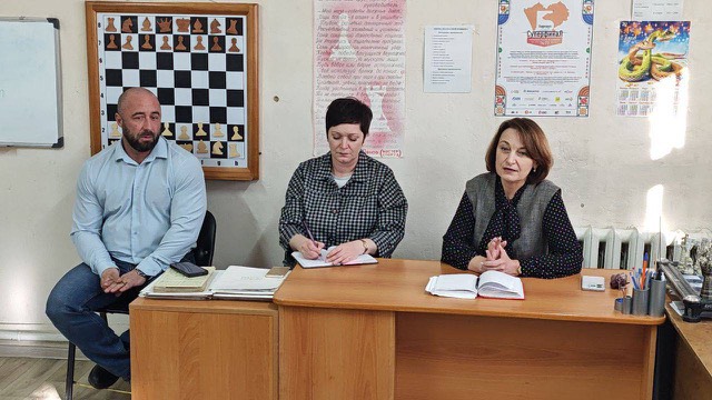 Глава  муниципального округа Людмила Подгора провела встречу с тренерским составом олимпийской сборной команды Славгорода..