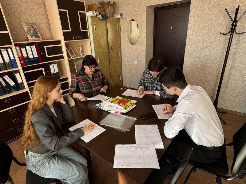 В Славгороде  подвели итоги городского конкурса рисунков «Выборы глазами детей», посвященного месячнику молодого избирателя..