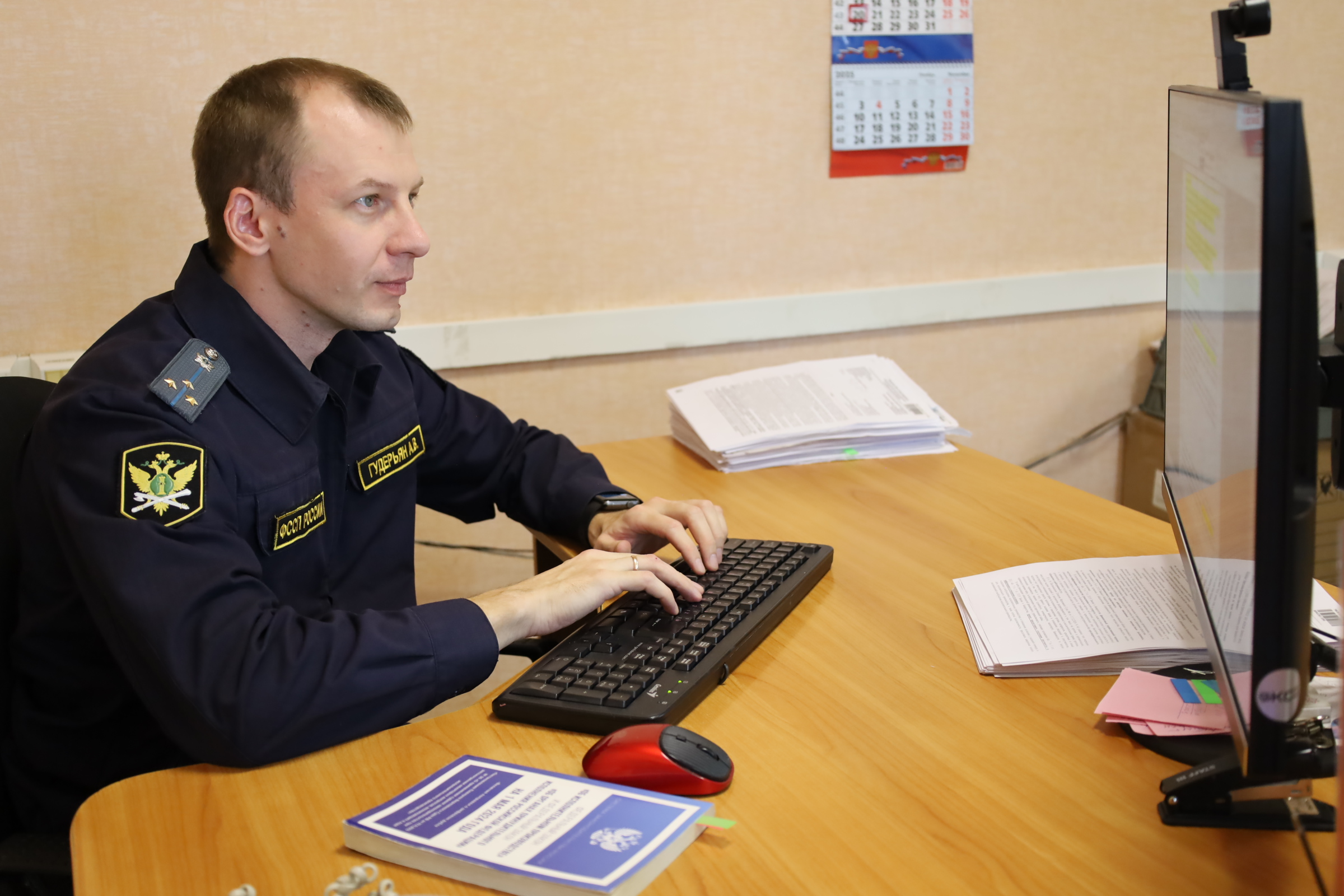 Недостатки работы вентиляции в жилой квартире устранены под контролем судебных приставов.