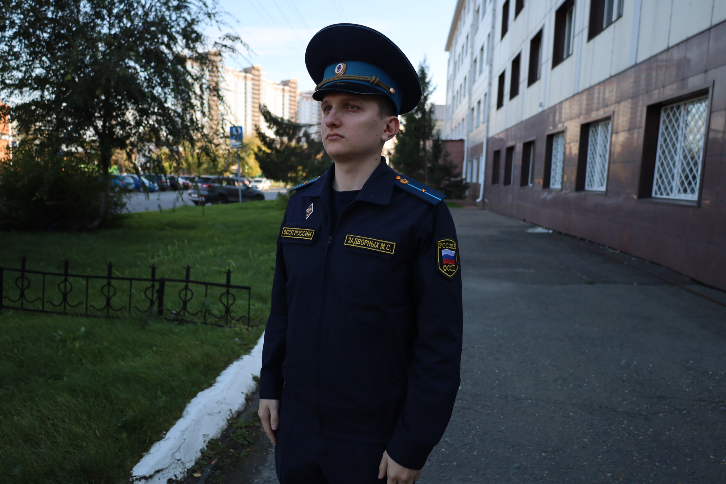 Судебные приставы помогли барнаульцам взыскать ущерб за затопленный погреб.
