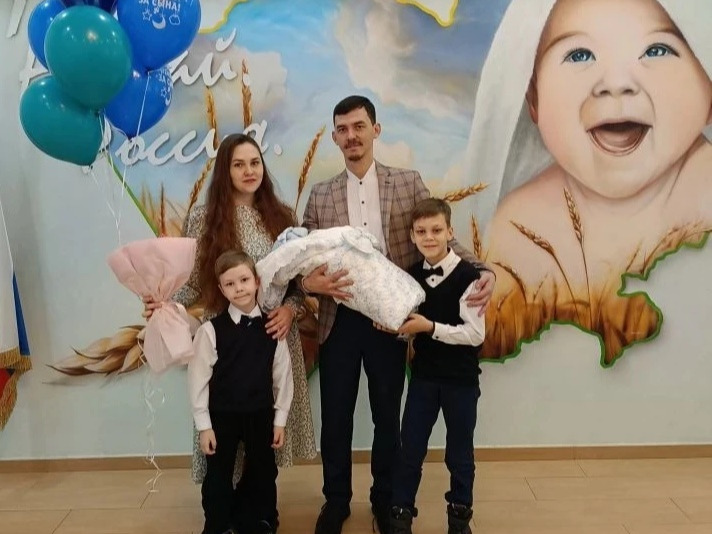 В Славгороде молодые семьи получают единовременную выплату при рождении третьего ребенка и последующих детей.