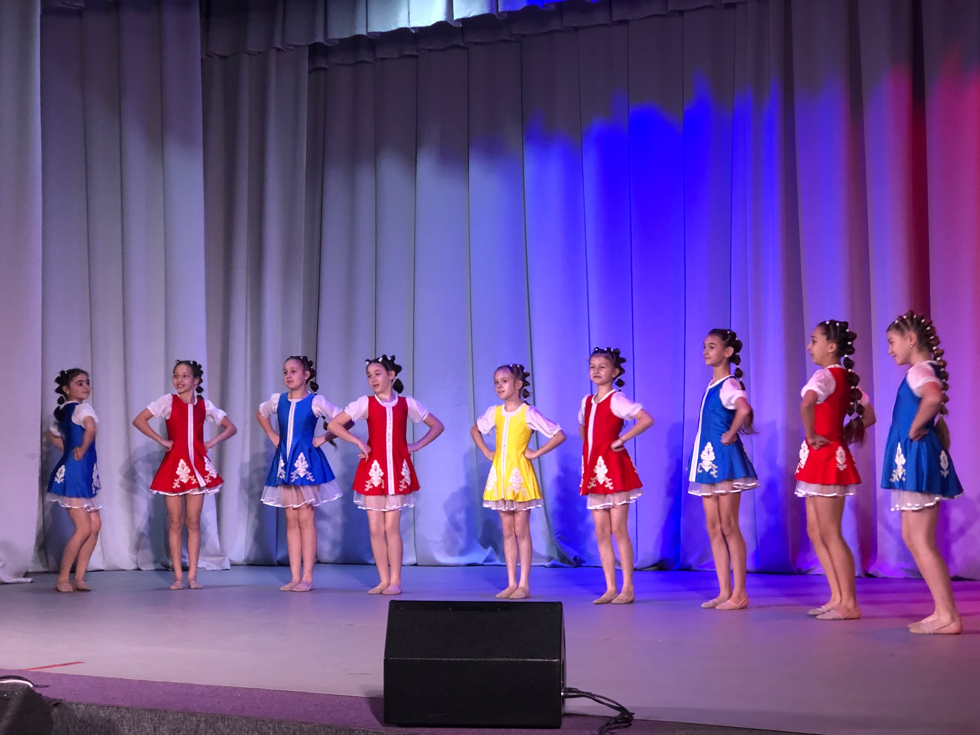 12 декабря, в городском Доме культуры города Славгорода состоялся праздничный концерт ко Дню Конституции Российской Федерации.