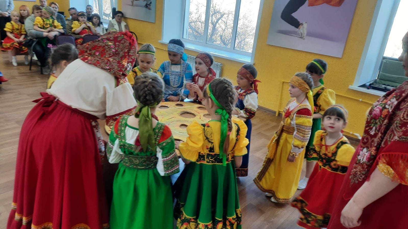В Городском Доме культуры  Славгорода состоялся семейный  вечер - посиделки на народные,  фольклорные темы..