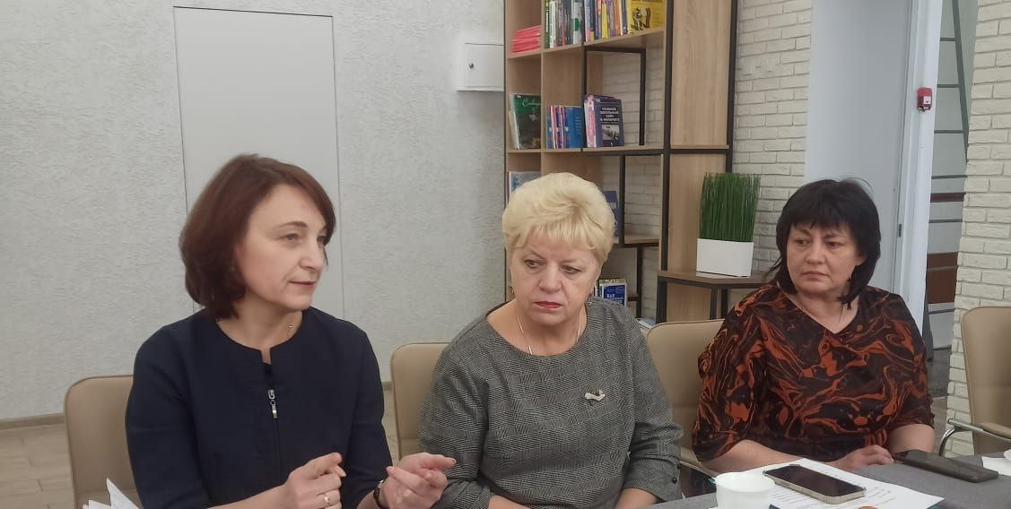 Глава муниципального округа Людмила Подгора провела рабочую встречу с Советом предпринимателей.