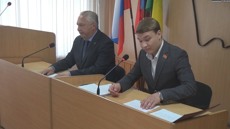 Сегодня, 5 июня в зале заседаний администрации города Славгорода состоялась очередная шестая сессия Молодежной думы муниципального округа.