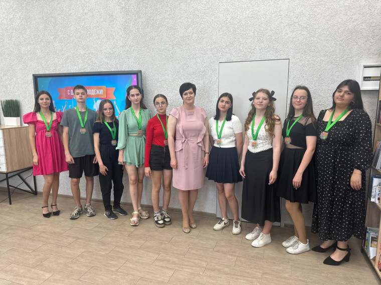 27 июня в рамках Дня молодежи в Центральной городской модельной библиотеке прошло торжественное награждение активистов в сфере молодежной политики «Молодежь - будущее России!».