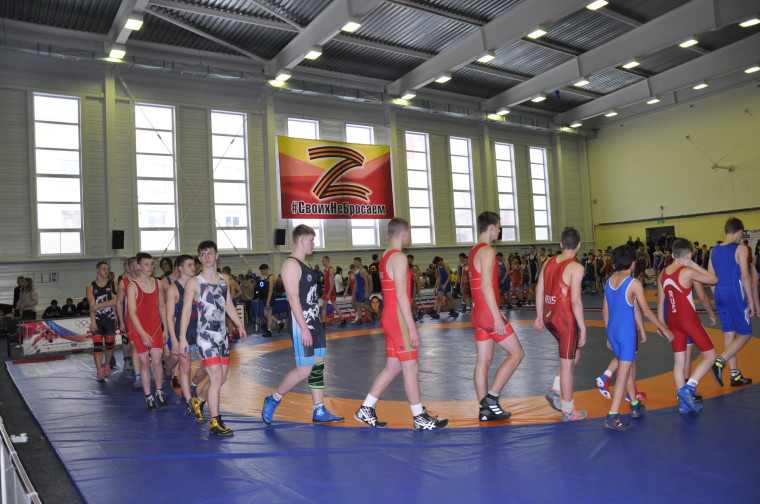 В Барнауле прошел турнир по греко-римской борьбе, посвященный памяти Героя России Вячеслава Токарева.